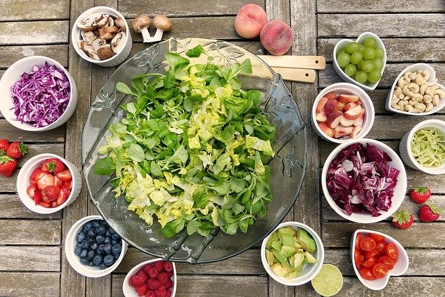 Catering dietetyczny – dieta pudełkowa a odchudzanie